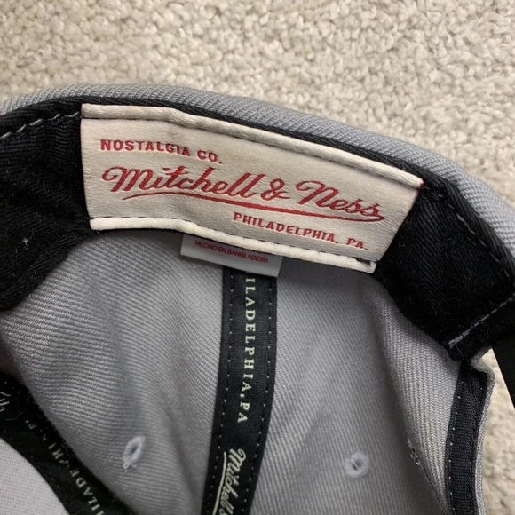 Brooklyn Nets Snapback Cap - Used / Authentic - Mitchell & Ness - Picture 2 of 3